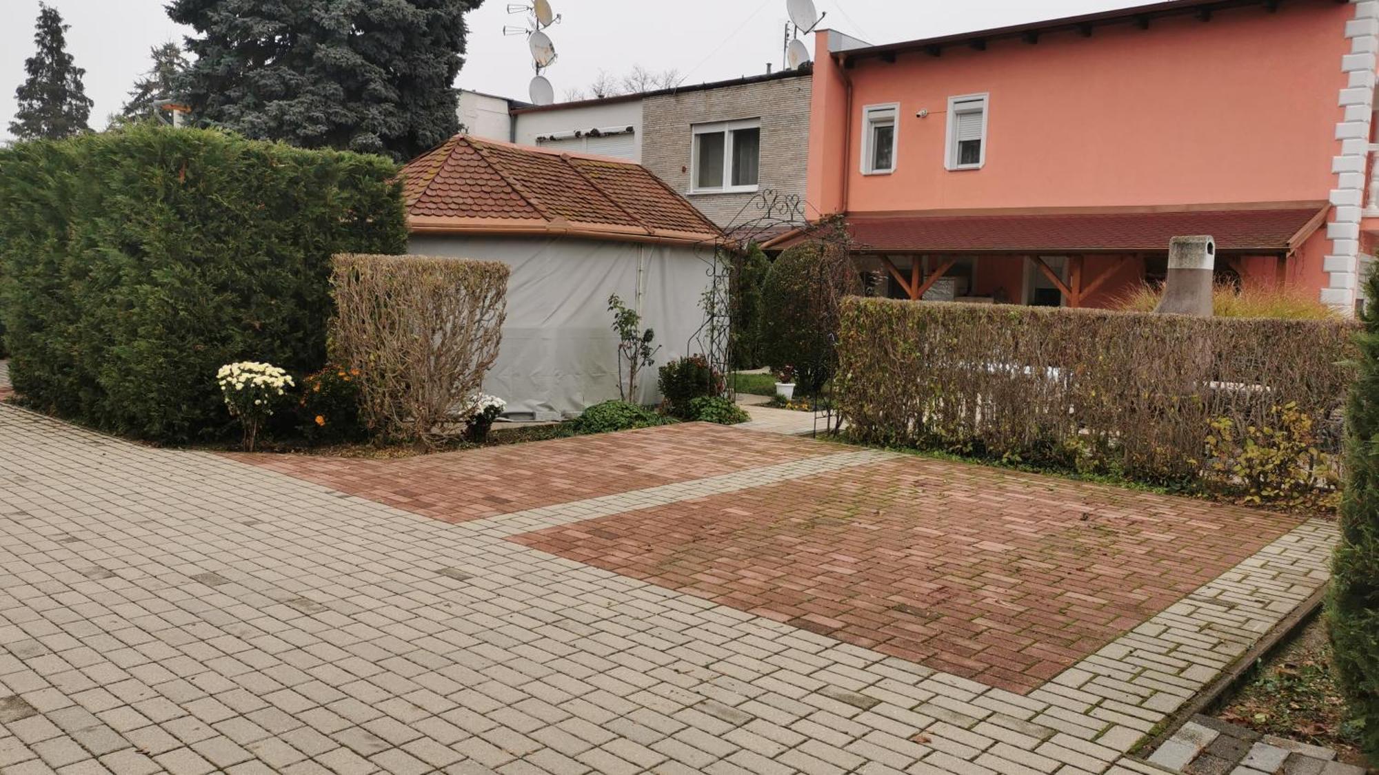 Gizella Apartmanhaus บุค ภายนอก รูปภาพ