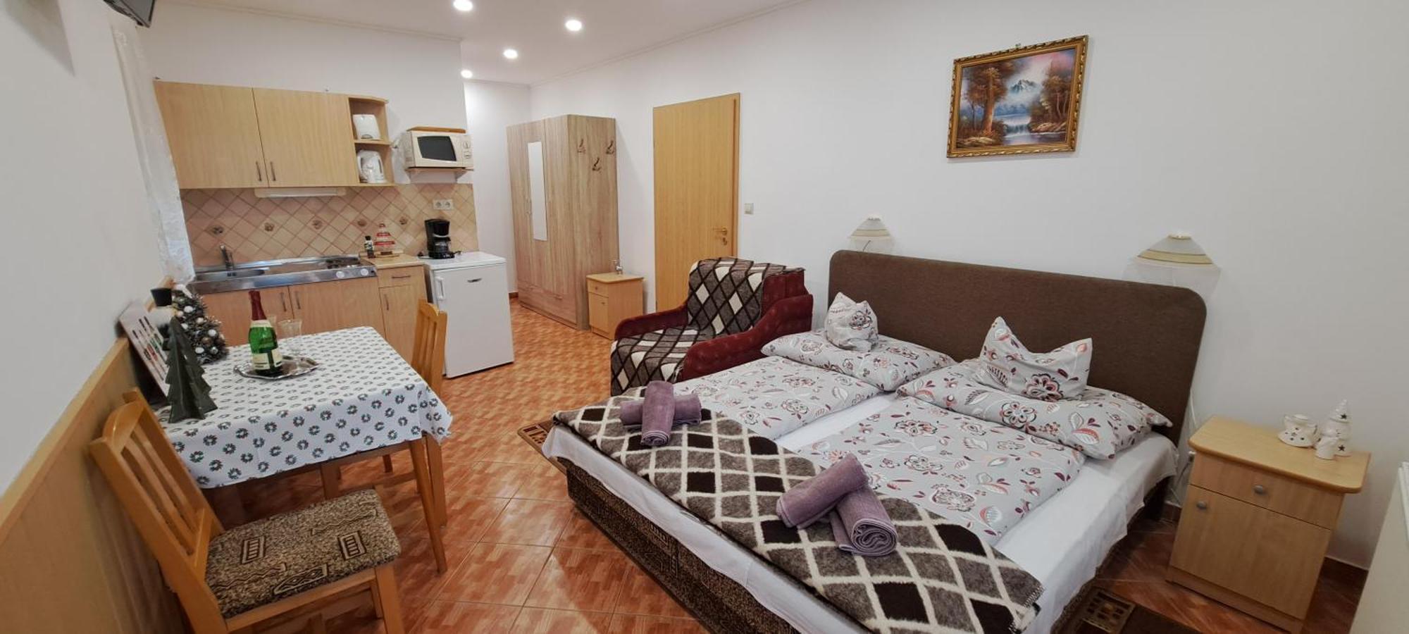 Gizella Apartmanhaus บุค ภายนอก รูปภาพ