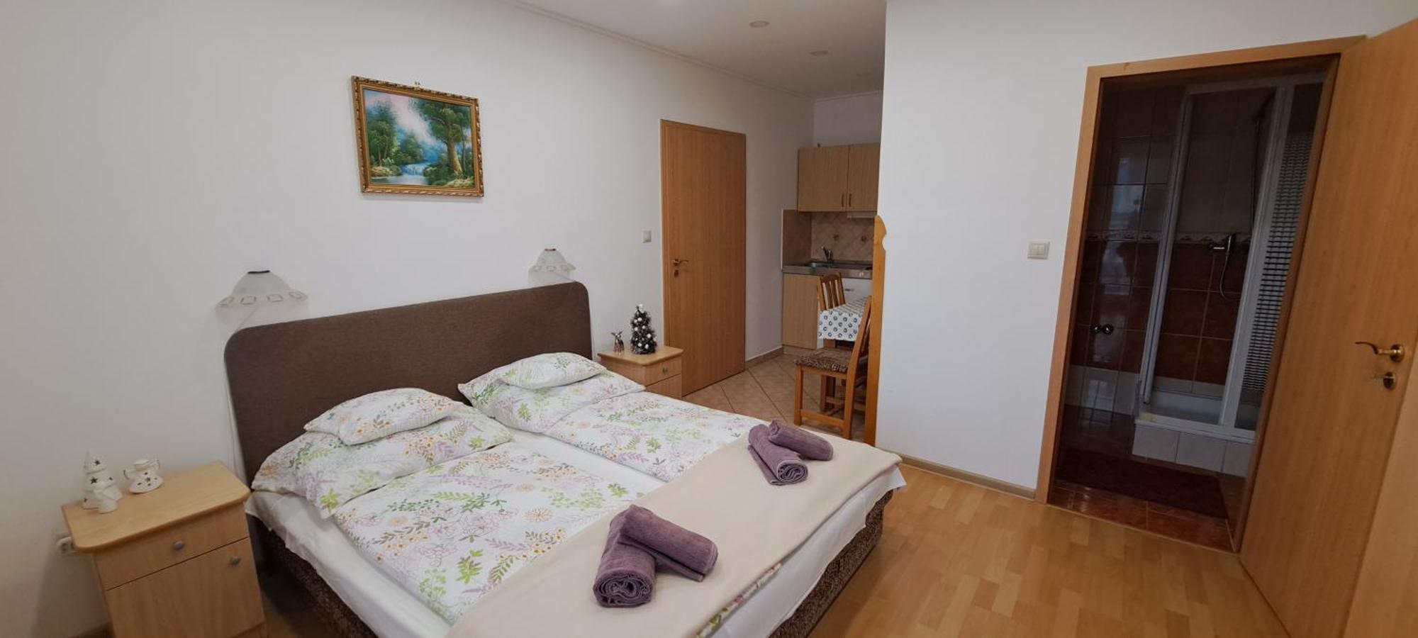 Gizella Apartmanhaus บุค ภายนอก รูปภาพ