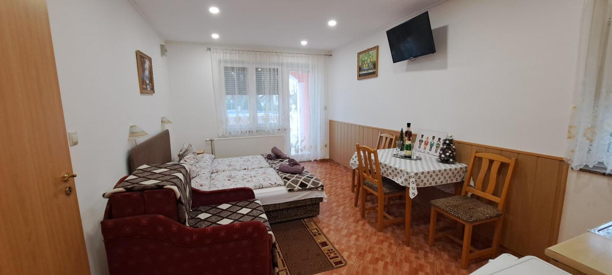 Gizella Apartmanhaus บุค ภายนอก รูปภาพ