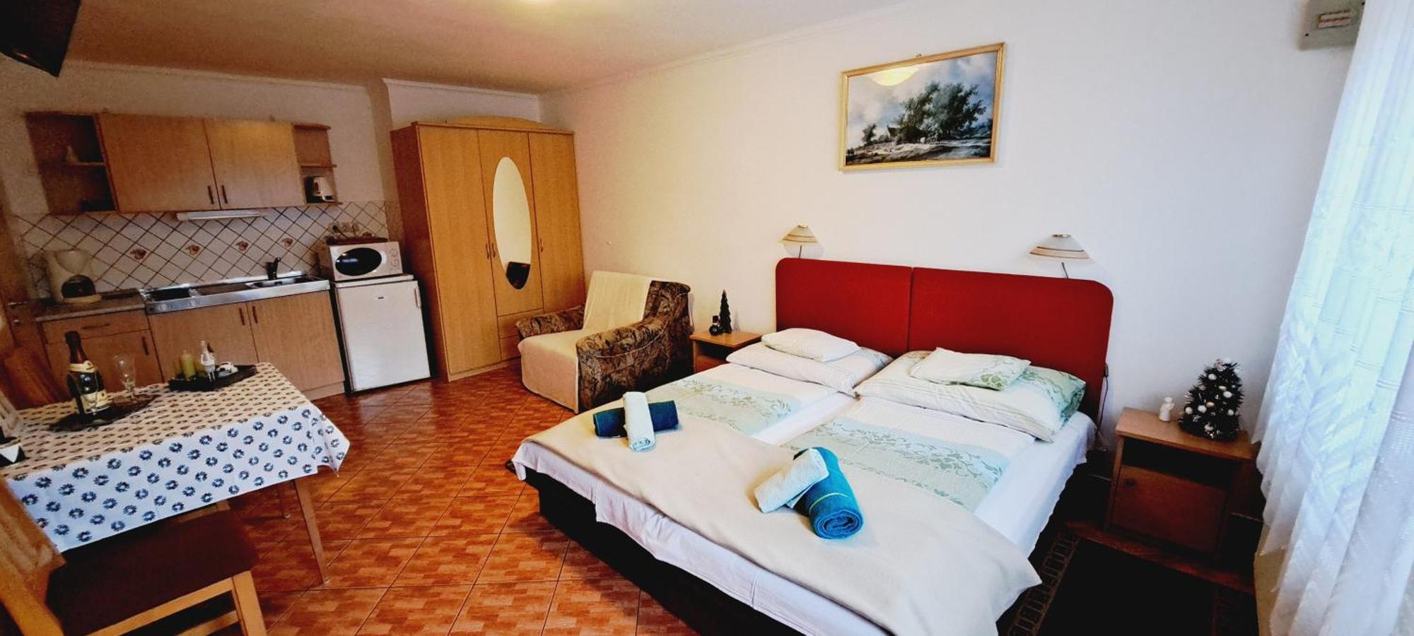 Gizella Apartmanhaus บุค ภายนอก รูปภาพ