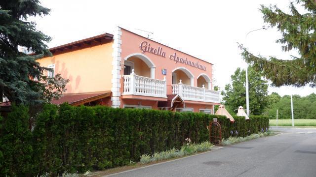 Gizella Apartmanhaus บุค ห้อง รูปภาพ