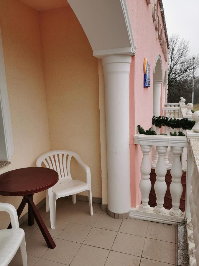 Gizella Apartmanhaus บุค ภายนอก รูปภาพ